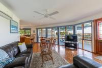 B&B Ocean Grove - Views on Sunset Strip- Walk to the Beach - Bed and Breakfast Ocean Grove