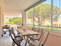 Appartement climatisé avec piscine, terrasse et parking - 6 couchages, près de la plage - FR-1-251-451 - B&B