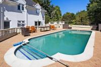Miramont - Poolside Apartment - B&B