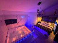 Deluxe Suite with Spa Bath