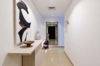 Prestige Living 2BR with Full Burj Khalifa and Fountain View by Auberge - Chambres d'hôtes Dubaï