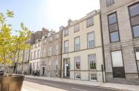 One of a kind Historic 3 bedroom apartment - B&B
