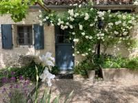 Gîte de charme avec grand jardin & piscine - B&B Touffailles