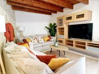 NOUVEAU - Maison Cozy 150m2 - 3 chambres - Grand Salon - Clim - Wifi fibre - Netflix - 5' du centre et gare - Cour intérieure - 15' des plages - B&B