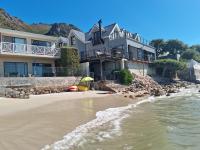 B&B Kapstadt - Seagul Cove, Villa ON the beach, Sleeps 7 - Bed and Breakfast Kapstadt