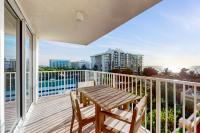 Marco Beach Ocean Resort 801 - Bed and Breakfast
