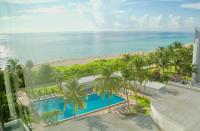 Directly on the Beach with Pool & Ocean View - B&B