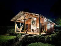 Romantic Cabin, jacuzzi, free Wifi in the Forest, Bungalows Tulipanes - B&B