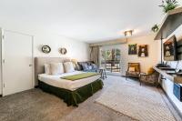 Modern Studio Deluxe #231 at Donner Lake Village - B&B
