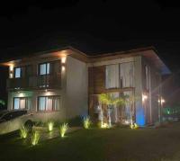 Casa Garden - Praia do Forte - 5 suítes com serviço de diarista incluso - B&B