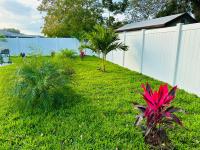 NEW Renovated luxury home with private heated pool, game room Near Anna Maria Island and IMG - Chambres d'hôtes Bradenton