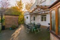 The TRAIL Special Apartment In Afan Forest Bike Park By StayStaycations - Chambres d’hôtes