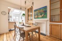 Arty House with Garden in Central Bristol - B&B