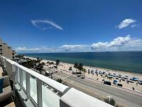New Serene Condo in Luxury Hotel - B&B Fort Lauderdale