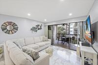 Tropical Condo on River with pools, spas, and tennis - Chambres d’hôtes Marco Island
