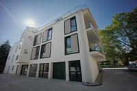 Villa Bauhaus Penthouse Wellness Apartman 1 - Chambres d’hôtes Siófok