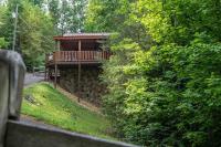 B&B Sevierville - Holly Tree Hideaway - Semi Secluded Mtn Setting - Bed and Breakfast Sevierville