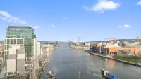 2 Bed Apartment in City Centre with River View - B&B Belfast