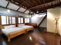 Deluxe Family Suite