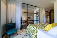 BEACHVIEW KEYWEEK Beachfront Renovated Apartment with Parking in Biarritz - Chambres d’hôtes Biarritz
