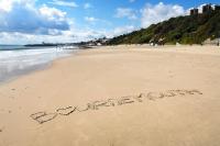 BOURNECOAST - Stylish Flat with BALCONY - SEA GLIMPSES - 10 MIN WALK TO BEACH - PARKING - WIFI - FM8405 - B&B