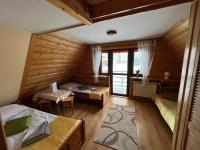 Habitación Triple con vistas a la montaña