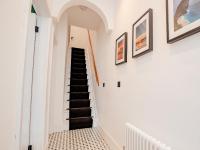 Exquisite Renovation in Central Location with Garden and Parking - B&B