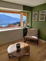 Le Panoramique du Plongeoir - T4 spacieux de 90m2 avec grande terrasse vue sur le lac de Serre Ponçon - B&B Savines-le-Lac