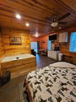 B&B Eureka Springs - Honey Bear Haven Suite 1 - Bed and Breakfast Eureka Springs