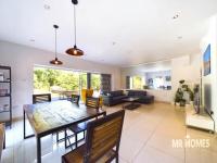 Entire 5 Bedroom House & Parking - B&B Cardiff