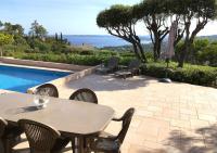 Les Issambres - 8 pers, piscine privée, belle vue mer - Bed and Breakfast