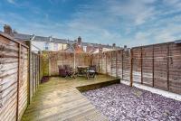 SUMMER SPECIAL OFFER!! Spacious & Stylish 3 Bedrooms House, Central Portsmouth, Sleeps 6, Parking - by Blue Puffin Stays - B&B