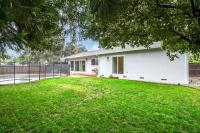 The Charming Home with a Pool - Bed and Breakfast Yuba City