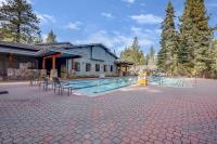 Slope Side Studio in Northstar Village! - B&B