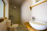 Habitación Familiar con vista lateral al mar