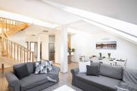 150m² 4BR Duplex Near Metro & Prague Center - Ferienwohnung Prag