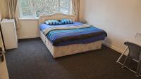 B&B Tettenhall - Masters bedroom in a 3 bedroom house - Bed and Breakfast Tettenhall