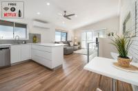 Modern & Convenient Apartment - Bed and Breakfast Maroochydore