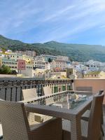 B&B Gibraltar - Ultimate City Centre Penthouse with Large Terrace - Grand Central House - Bed and Breakfast Gibraltar