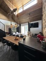 Luxusní Apartmány Domovjanka - LYSÁ HORA, SMRK, KMÍNEK, SLAVÍČ - Ferienwohnung Bílá