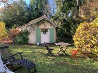 Maisonnette en clairière de forêt - B&B