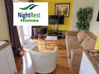 B&B Welwyn Garden City - NightRest Homes 5 Bedroom House - Smart Tv in Each Room-Parking-Wifi - Bed and Breakfast Welwyn Garden City