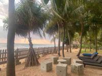 Oceanfront condo 3-2-01- Nilaveli - B&B Nilaveli