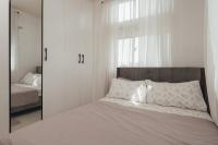 Modern Luxe Condo Unit in Cavite - Bed and Breakfast