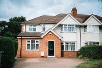 Boutique 5-bed 5-Ensuite Stunning Solihull Gem, near JLR, Airport, Resorts World,NEC - B&B