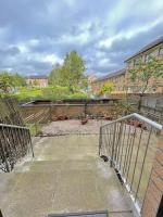 The Naburn - 3 Bed House with Free Parking & Close to City Centre - Chambres d'hôtes Glasgow