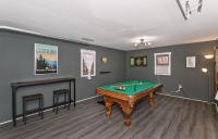 Fun & Funky Asheville Home with Pool Table, Darts - Bed and Breakfast Arden