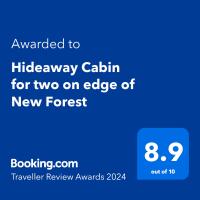 Hideaway Cabin for two on edge of New Forest - B&B