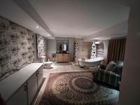 Deluxe Doppel-/Zweibettzimmer mit Zugang zum Pool