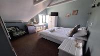 Luxury King Room